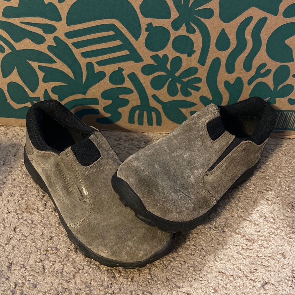 Merrell Kids Shoes in Gray and Black - Youth Size 1 - Very Good Condition